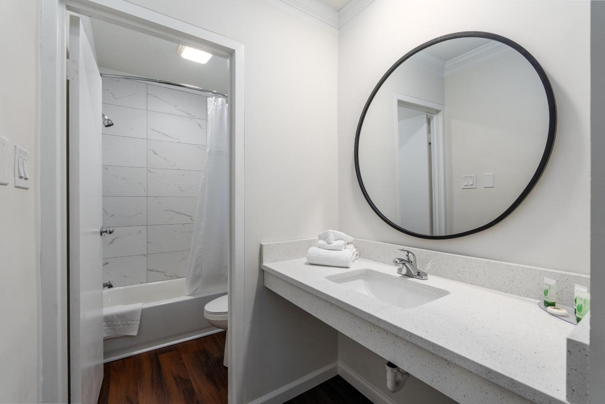 Crewe Boutique Inn Экстерьер фото